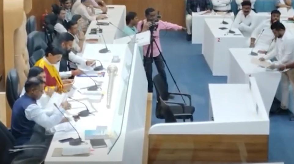 महापालिकेत स्थायी समितीत १६ सदस्यांची निवड, भाजपचा वरचष्मा, हे आहेत नवे सदस्य...