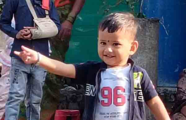 भरधाव पिकअपच्या धडकेने २ वर्षीय चिमुकल्याचा मृत्यू, वैजापूर तालुक्यातील हृदयद्रावक घटना