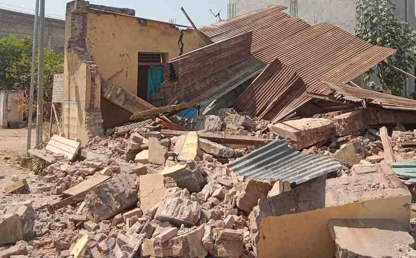 बौद्ध समाजमंदिरावर चालवला जेसीबी!; पाडळसा उपसरपंचाचे कृत्य, गंगापूर तालुक्यातील खळबळजनक घटना