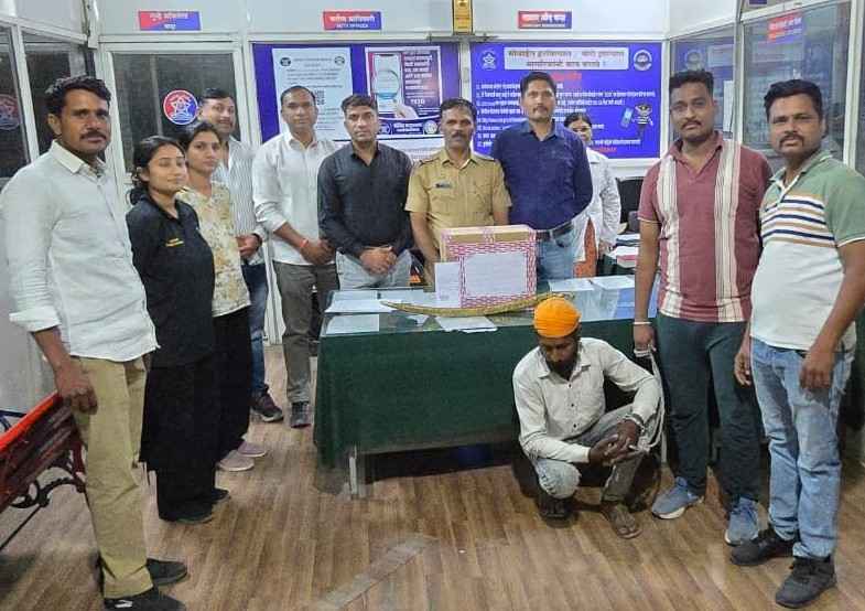 कांचनवाडीत तलवारीने दहशत माजवणाऱ्या युवकावर पोलिसांनी घातली झडप!, व्हॉट्‌स ॲप चॅटिंगमध्ये झाला धक्कादायक उलगडा...