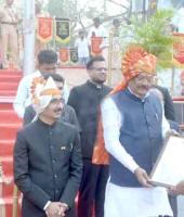 ३०० हून अधिक पुरस्कार, २६ वर्षांची प्रामाणिक सेवा, चातुर्य-धाडसी गुण... शेतकरी कुटुंबातील बाळासाहेब आंधळे ठरले पोलीस महासंचालकांच्या सन्मानचिन्हाचे हकदार!