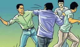 प्रेम प्रकरणात मदत करत असल्याच्या संशयावरून तरुणावर लोखंडी रॉड, बेल्टने बेदम मारहाण, रोहिदासपुऱ्यातील घटना