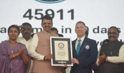 सौर ऊर्जेच्या वापरामुळे विजेच्या दरात कपात करणार, मुख्यमंत्री देवेंद्र फडणवीस यांची छत्रपती संभाजीनगरमध्ये घोषणा, गिनीज बुकतर्फे विश्वविक्रमाचे प्रमाणपत्र प्रदान