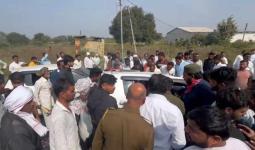 गंगापूरजवळ ओव्हरटेकच्या नादात दोन कार, दुचाकीचा भीषण अपघात;  ८ जखमी, ५ जणांची प्रकृती अत्यवस्थ