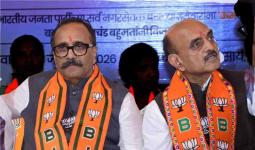 Political Exclusive : सावे, कराडांच्या मनमानीने पक्ष अडचणीत, निष्ठावंतांचा उद्वेग, आयात केलेल्या अन्‌ घरातल्या उमेदवारांचे होणार काय?