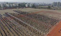 छत्रपती संभाजीनगर घडला विश्वविक्रम : १,८५,००० विद्यार्थ्यांची देशभक्तीपर गितांवर सामूहिक कवायत