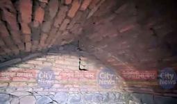 आश्चर्यम्‌... बाथरूमसाठी खोदकाम करताना सापडले रहस्यमयी भुयार!; शिवन्यातील खळजनक घटना, पाहण्यासाठी तोबा गर्दी, प्रशासनाने पुरातत्‍व विभागाला कळवले