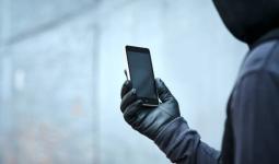 शहरात धूमस्टाइल मोबाइल चोर सक्रीय... आकाशवाणी चौकाजवळ पायी जाणाऱ्याचा मोबाइल हिसकावून दुचाकीवरून सुसाट गायब...