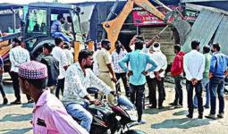 पैठणमध्ये अतिक्रमणे हटवताना पोलिसांशी व्यापाऱ्यांचा वाद; काही मिनिटांत बाजारपेठ झाली बंद..., पुढे काय घडलं...