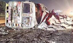 सिल्लोडजवळ २ भीषण अपघात : अज्ञात वाहनाची कारला मागून धडक, एकाचा मृत्‍यू; मका नेणारा ट्रक उलटून चालक जखमी