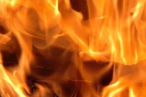 बिडकीनमध्ये भीषण आग, भाजीमंडईतील फुटवेअरचे दुकान खाक, ४ लाखांच्या नुकसानीचा अंदाज