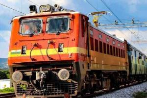 Tech News :  IRCTC ची वेबसाइट बंद, मिळत नाहीत तत्काळ तिकिटे? या ॲपने करा बुक‌!