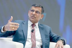 १९% पाकिस्तानवर, ५०% भारतावर... माजी आरबीआय गव्हर्नर रघुराम राजन यांनी ट्रम्प-मोदी मैत्रीवर लावले प्रश्नचिन्ह