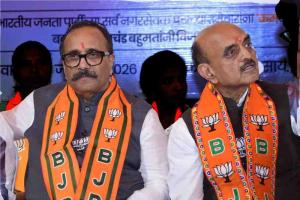 Political Exclusive : सावे, कराडांच्या मनमानीने पक्ष अडचणीत, निष्ठावंतांचा उद्वेग, आयात केलेल्या अन्‌ घरातल्या उमेदवारांचे होणार काय?