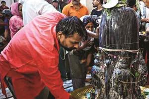 महाशिवरात्री कधी आहे? शिवपूजेचा शुभ मुहूर्त, पूजेची पद्धत जाणून घ्या...