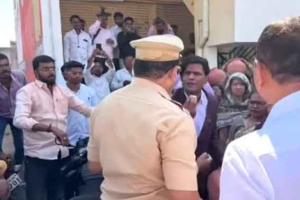 वाळूज MIDC तील ठाकरे गटाच्या आंदोलनाला हिंसक वळण!; सोनवणेंना अक्षरशः ढकलत पोलिसांनी गाडीत बसवले, संतप्त नागरिकांनी मडके पोलिसांवर फेकले, हजार-दीड हजार लोकांचा पोलीस ठाण्याला घेराव