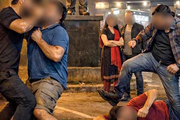 चक्रावणारी घटना, दोन मित्र, कार, महिला, तिचे मित्र अन्‌ लूट... जयभवानीनगर ते सिडको चौकापर्यंत ते घडलं ते अचंबित करणारे... कसं घडलं ते विस्ताराने वाचा...