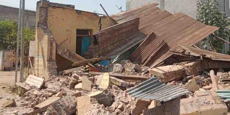 बौद्ध समाजमंदिरावर चालवला जेसीबी!; पाडळसा उपसरपंचाचे कृत्य, गंगापूर तालुक्यातील खळबळजनक घटना